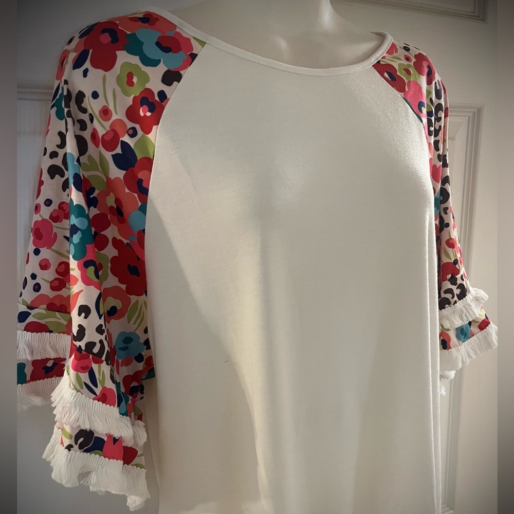 Floral fringed t-shirt